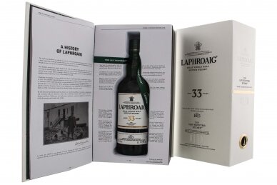 Viskis-Laphroaig 33YO The Ian Hunter Story Book 3: Source Protector Limited Edition 49.9% 0.7L + GB 2